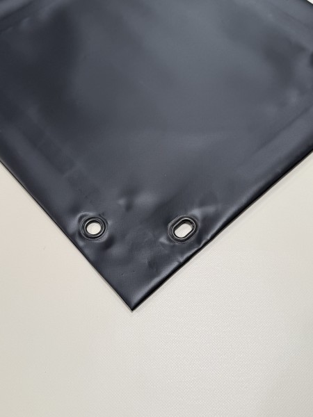 PVC matt mit Saum und Ovalösen alle 100cm, schwarz