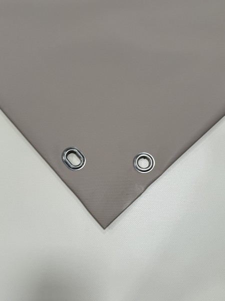 PVC matt mit Canvas-Maserung mit Saum und Ovalösen alle 50cm, Humus Sand