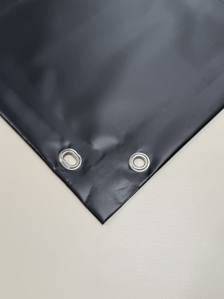 PVC matt mit Saum und Ovalösen alle 100cm, schwarz