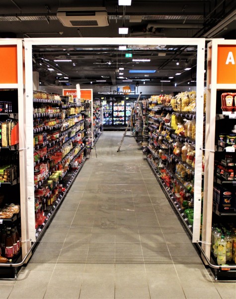 Gangabtrennung / Laufwegabtrennung aus transparenter PVC-Plane